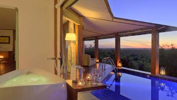 Luxury Suite, 1 King Bed, Non Smoking | Terrace/patio