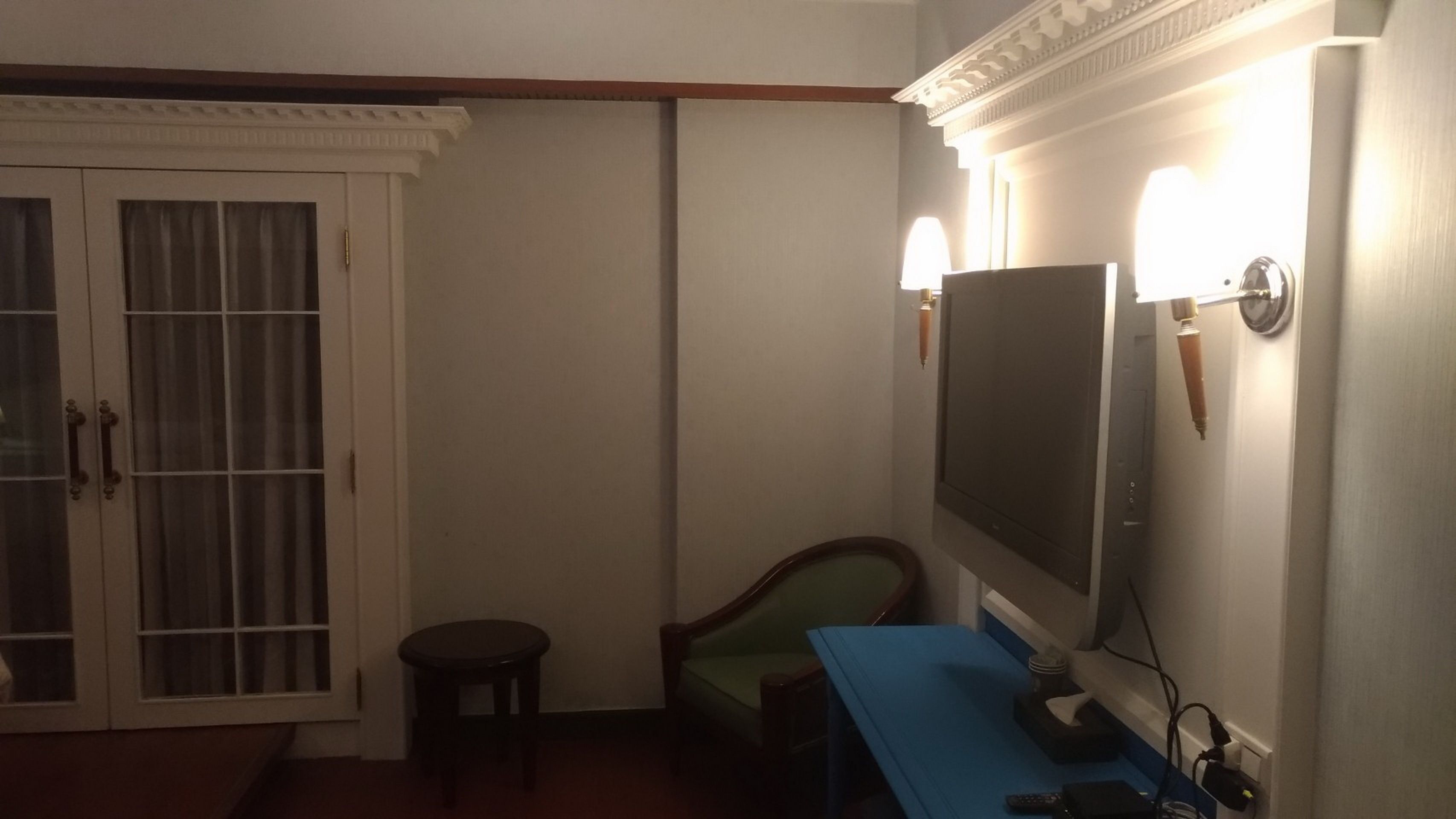 business triple room, multiple beds, non smoking | desk, free wifi, bed sheets