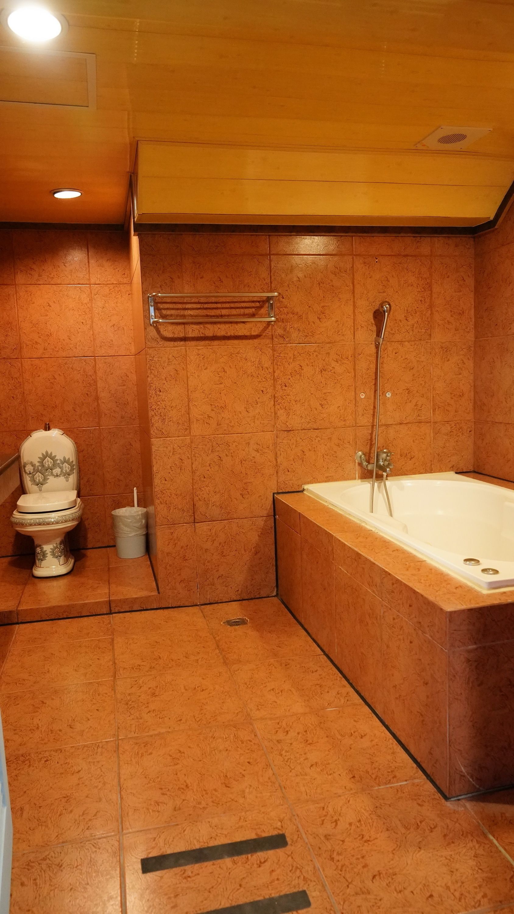 family suite, 1 bedroom | bathroom | free toiletries, hair dryer, slippers, towels