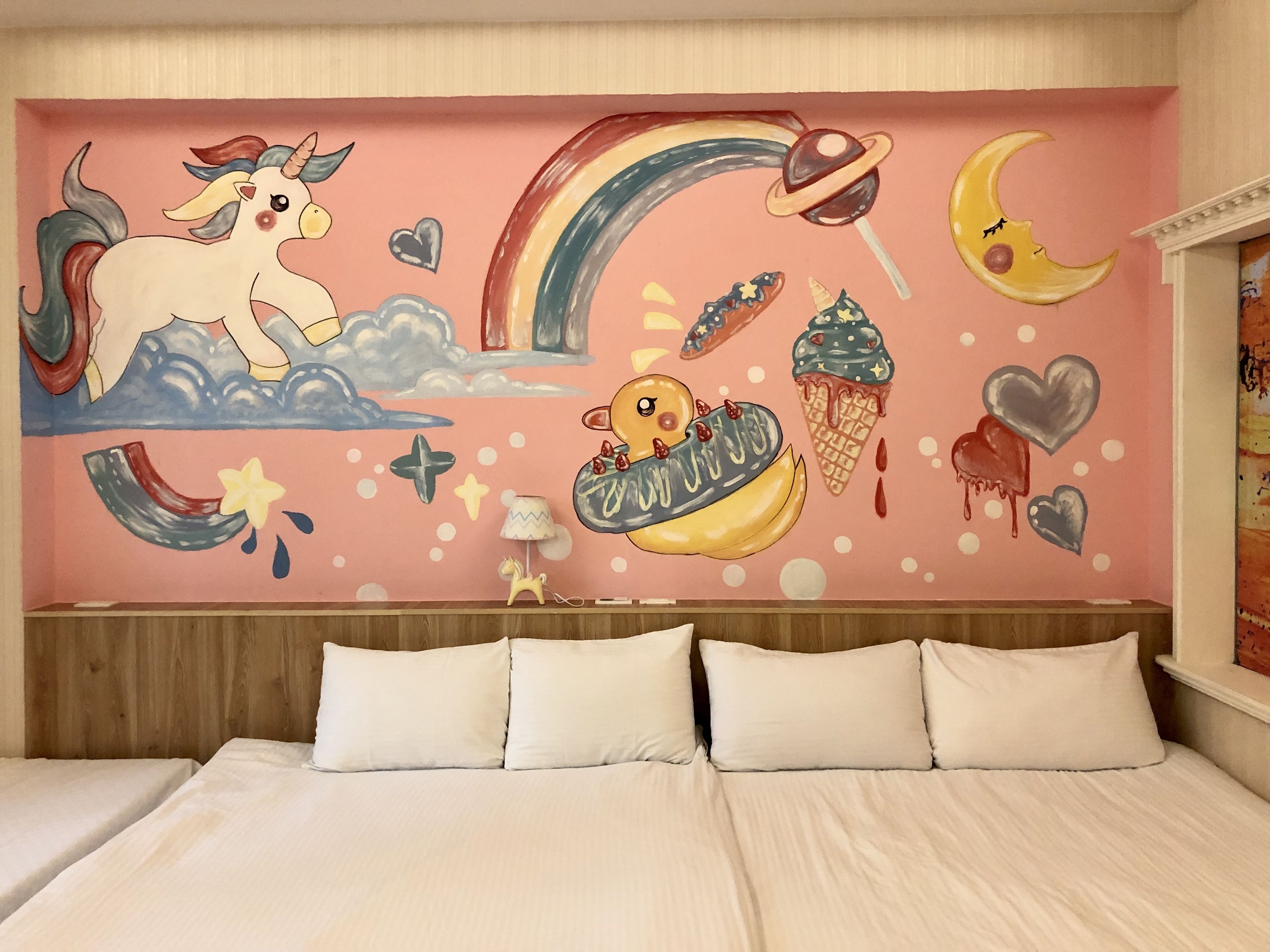 economy suite, multiple beds, non smoking | desk, free wifi, bed sheets