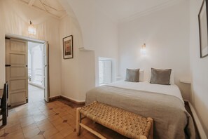 Superior tweepersoonskamer, 1 kingsize bed, niet-roken | Een minibar, een kluis op de kamer, individueel gedecoreerd