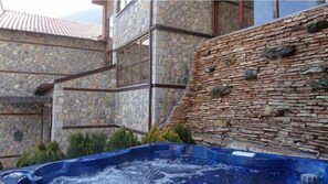 อ่างสปากลางแจ้ง