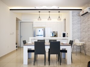 Ryokan dining - May Full Seaview Luxury Suite (George Town)
