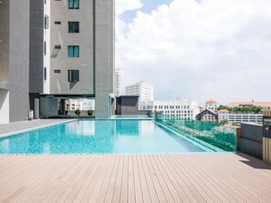 Outdoor pool - May Full Seaview Luxury Suite (George Town)