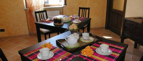 Petit déjeuner composé de spécialités régionales compris tous les jours