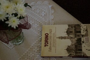 身体护理、身体磨砂、面部护理、指（趾）甲修剪和护理、按摩服务