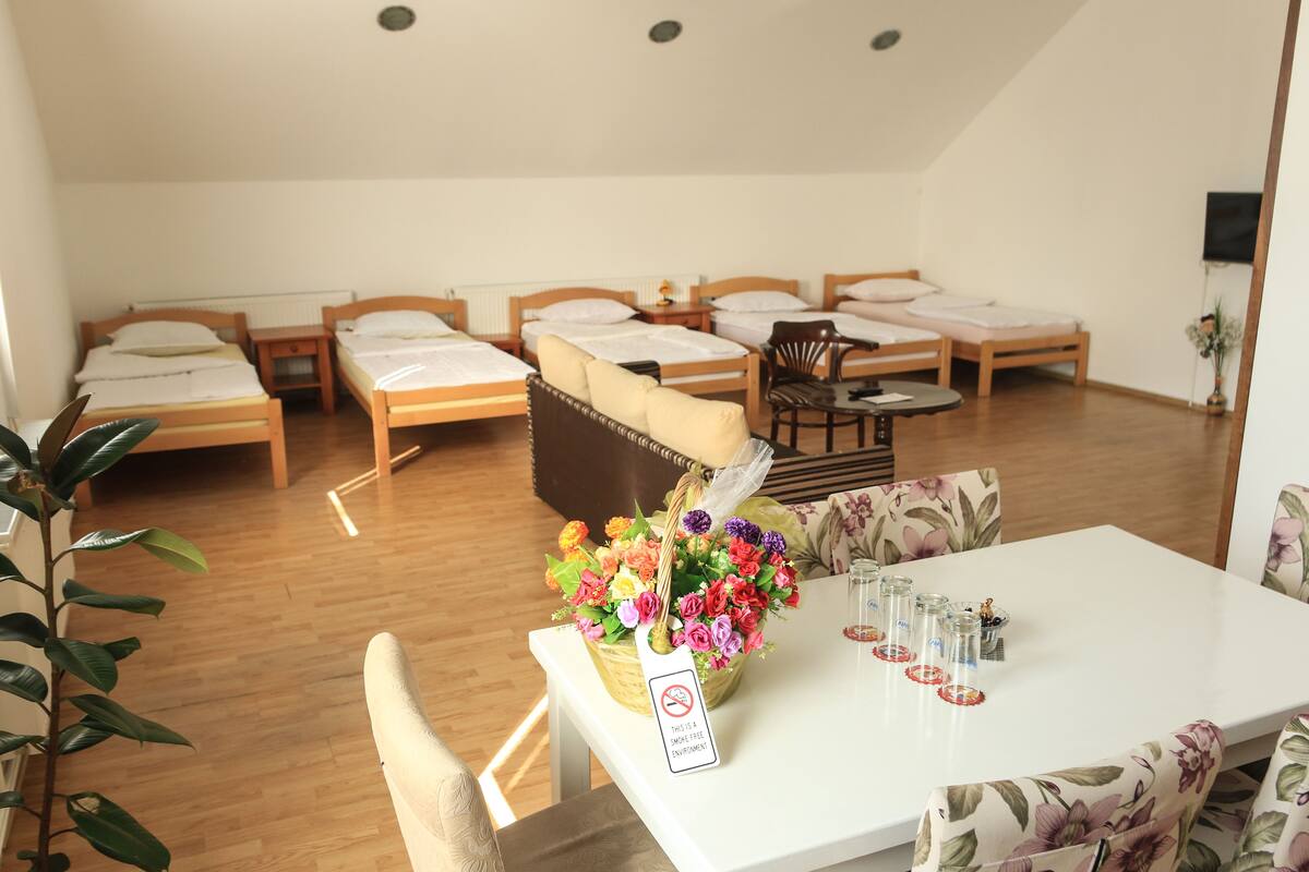 Free cots/infant beds, free WiFi, bed sheets