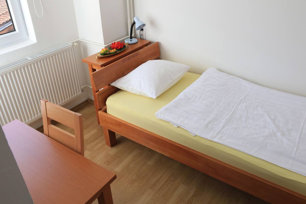 Free cots/infant beds, free WiFi, bed sheets