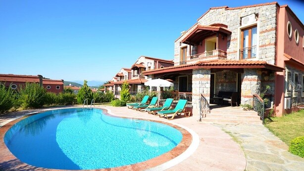 Front of property - Villa Royal (Kas)