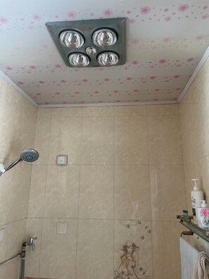 Single Room, Non Smoking | Bathroom | Shower, rainfall showerhead, free toiletries, hair dryer - Guo House (Changping)