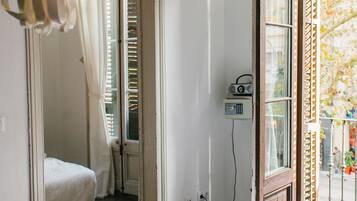 Junior Suite | In-room safe, individually decorated, individually furnished