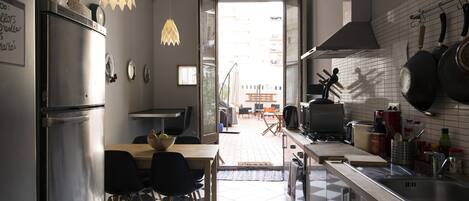 冷蔵庫、電子レンジ