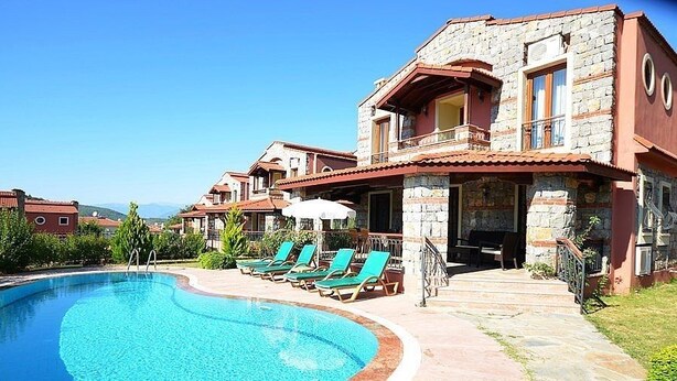 Outdoor pool, pool umbrellas, pool loungers - Villa Turkuaz (Fethiye)
