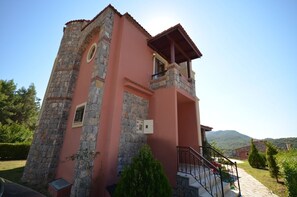 Façana frontal de l'allotjament