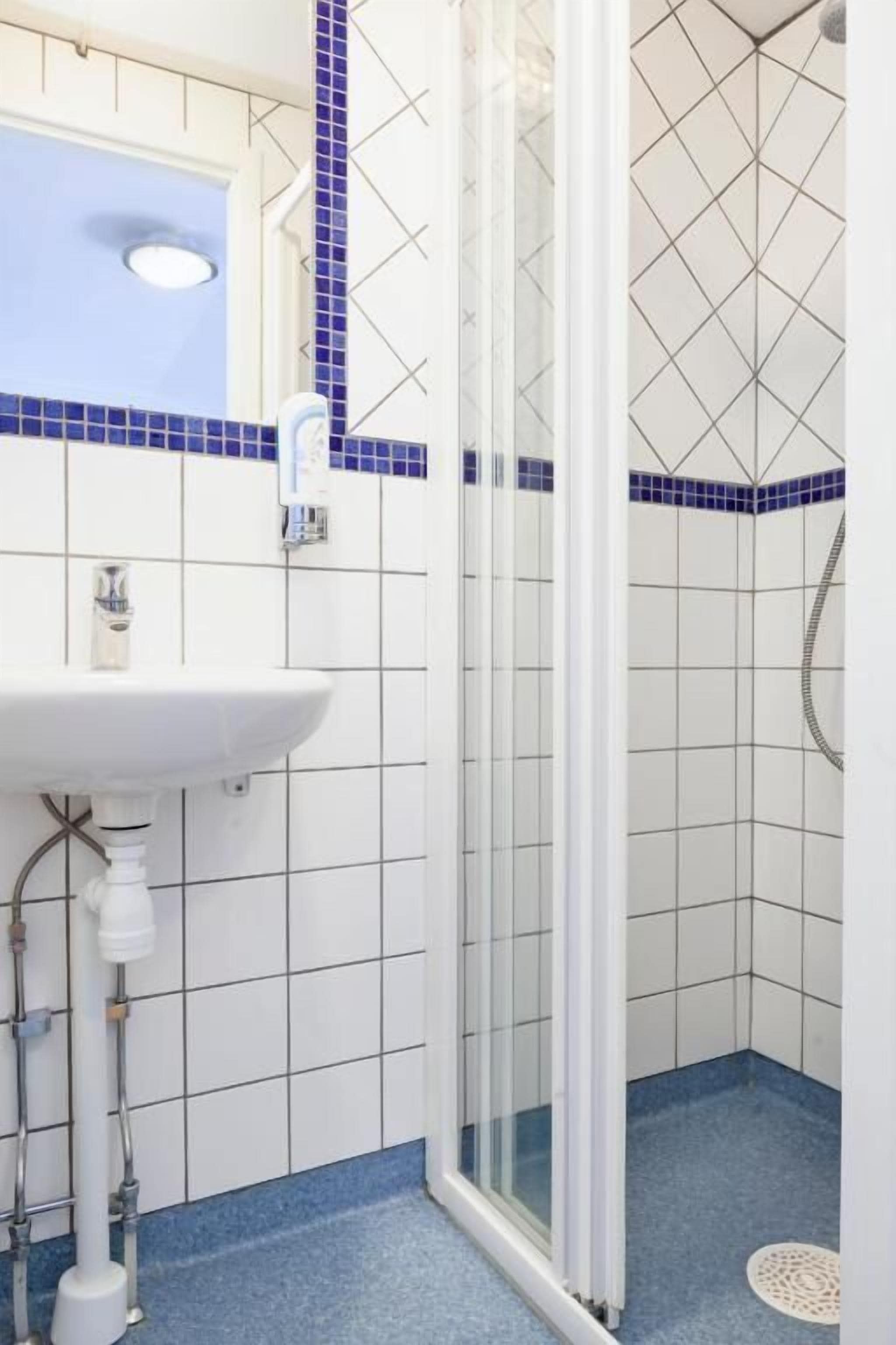 PETIT | Badrum | Gratis toalettartiklar, hårtork, handdukar och tvål