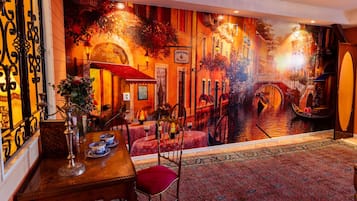 SUITE VENICE | Área de estar | TV de plasma