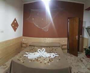 1 chambre, bureau, chambres insonorisées, fer et planche à repasser