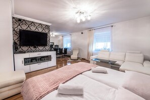 Familielejlighed | Individuelt design, individuel indretning, skrivebord, gratis Wi-Fi