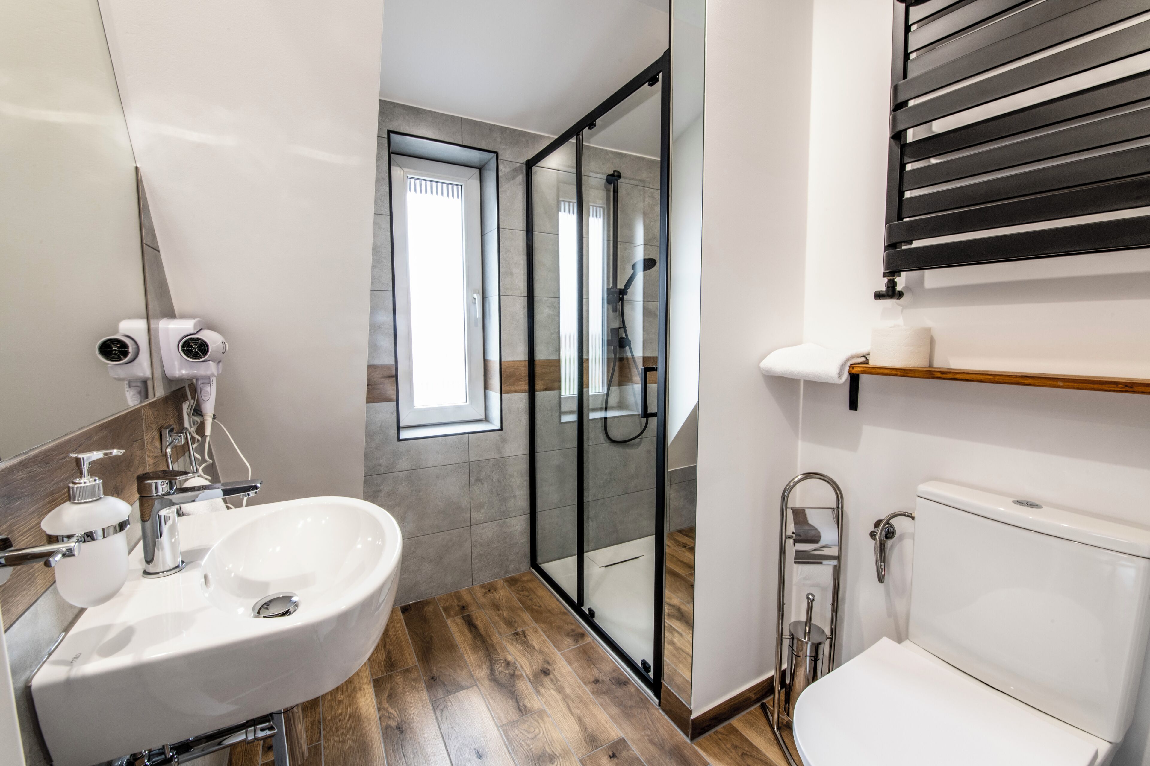 Quadruple Room, Multiple Beds, Non Smoking | Bathroom | Shower, hair dryer, towels