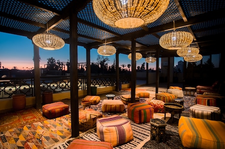 Mostrador para check-in y check-out