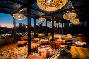 入住/退房自助服务终端