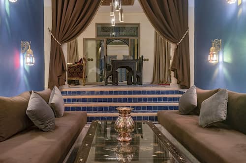Royal Suite | Minibar, in-room safe, individually decorated, individually furnished
