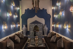 Svit Royal | Minibar, värdeförvaringsskåp på rummet och individuell inredning