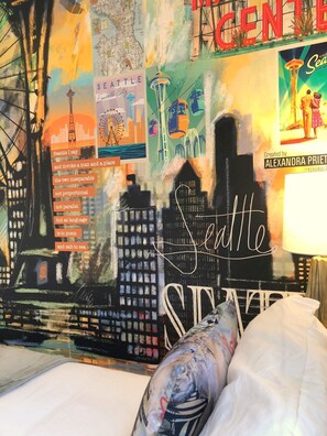 Budget Room without car parking | In-room safe, individually decorated, desk, blackout curtains - The ART INN Seattle (Seattle)