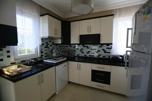 Villa, Non Smoking | Private kitchenette