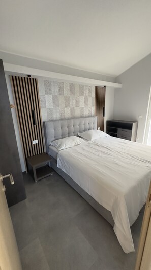 Deluxe-Apartment, 2 Schlafzimmer, Nichtraucher, Meerblick | 2 Schlafzimmer, hochwertige Bettwaren, schallisolierte Zimmer