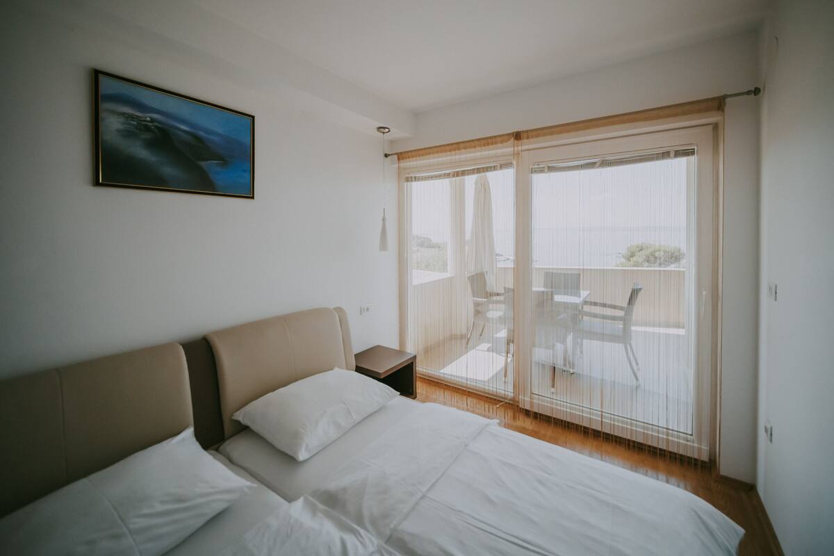 Comfort Apartment, 2 Bedrooms, Non Smoking, Sea View | 2 bedrooms, premium bedding, soundproofing, iron/ironing board