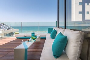 Balcony - Front of Beach next to RoyalBeach Hotel (Tel Aviv)