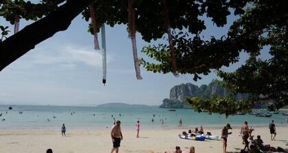 Living at Sphere Apartment - Family room