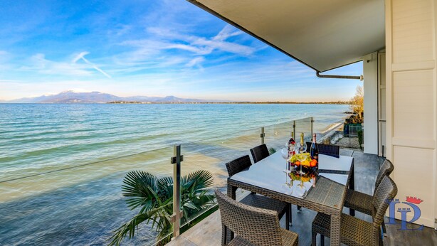 Vila luxo, 3 quartos, vista para o lago | Terraço/pátio