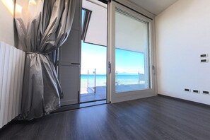 Deluxe Villa, 3 Bedrooms, Lake View | Living room | Flat-screen TV - Desenzanoloft – Amazing Villa Sound of the Lake (Desenzano del Garda)