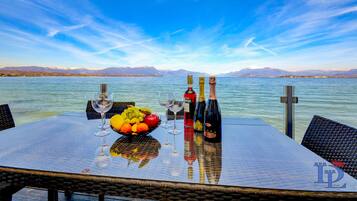 Villa Deluxe, 3 camere da letto, vista lago | Terrazza/patio