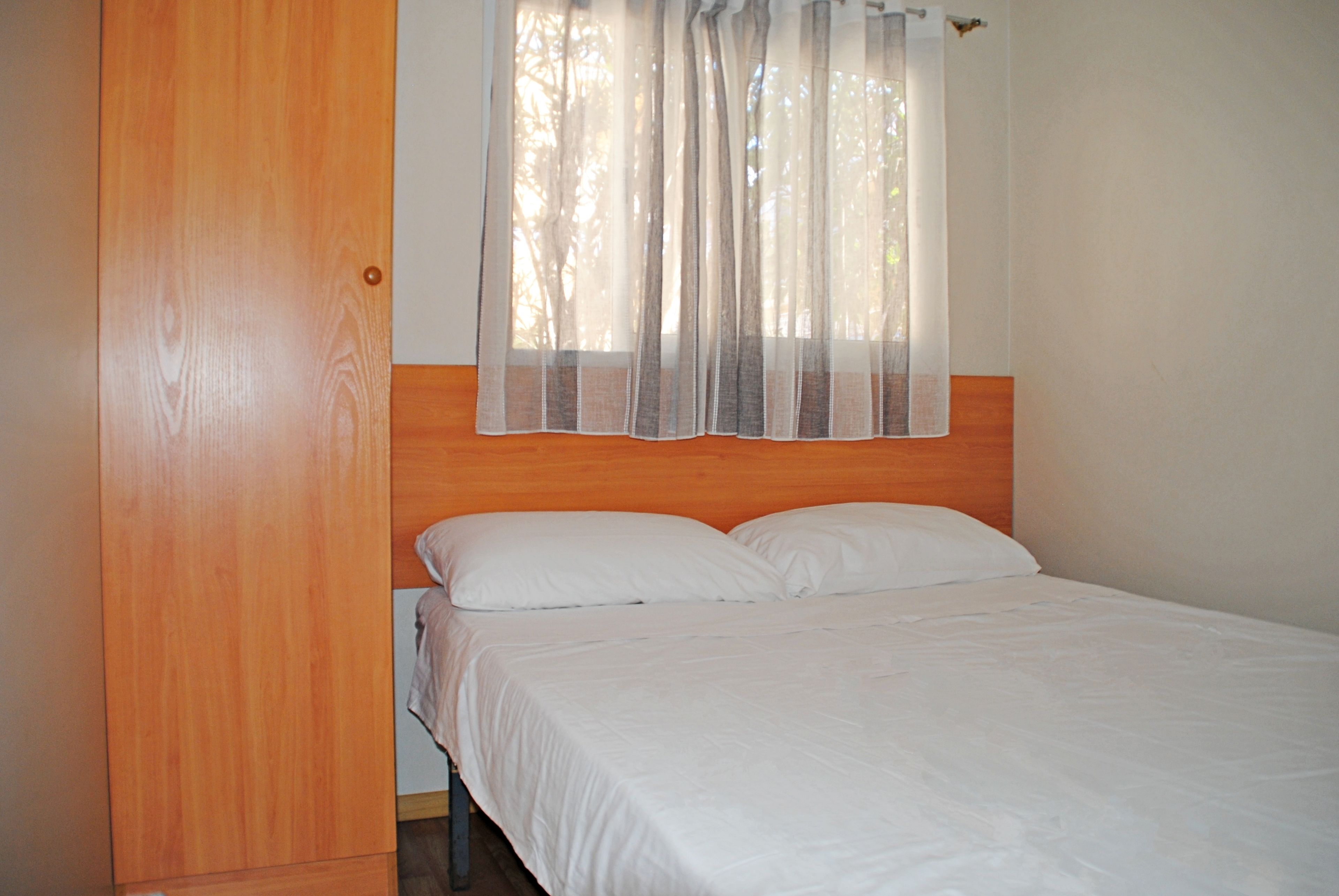 Bungalow, 2 Bedrooms (Alicante 4 people) | Laptop workspace, free WiFi