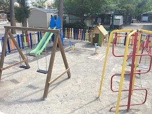 Children’s play area – outdoor