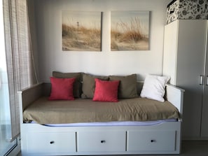 Iron/ironing board, cots/infant beds, rollaway beds