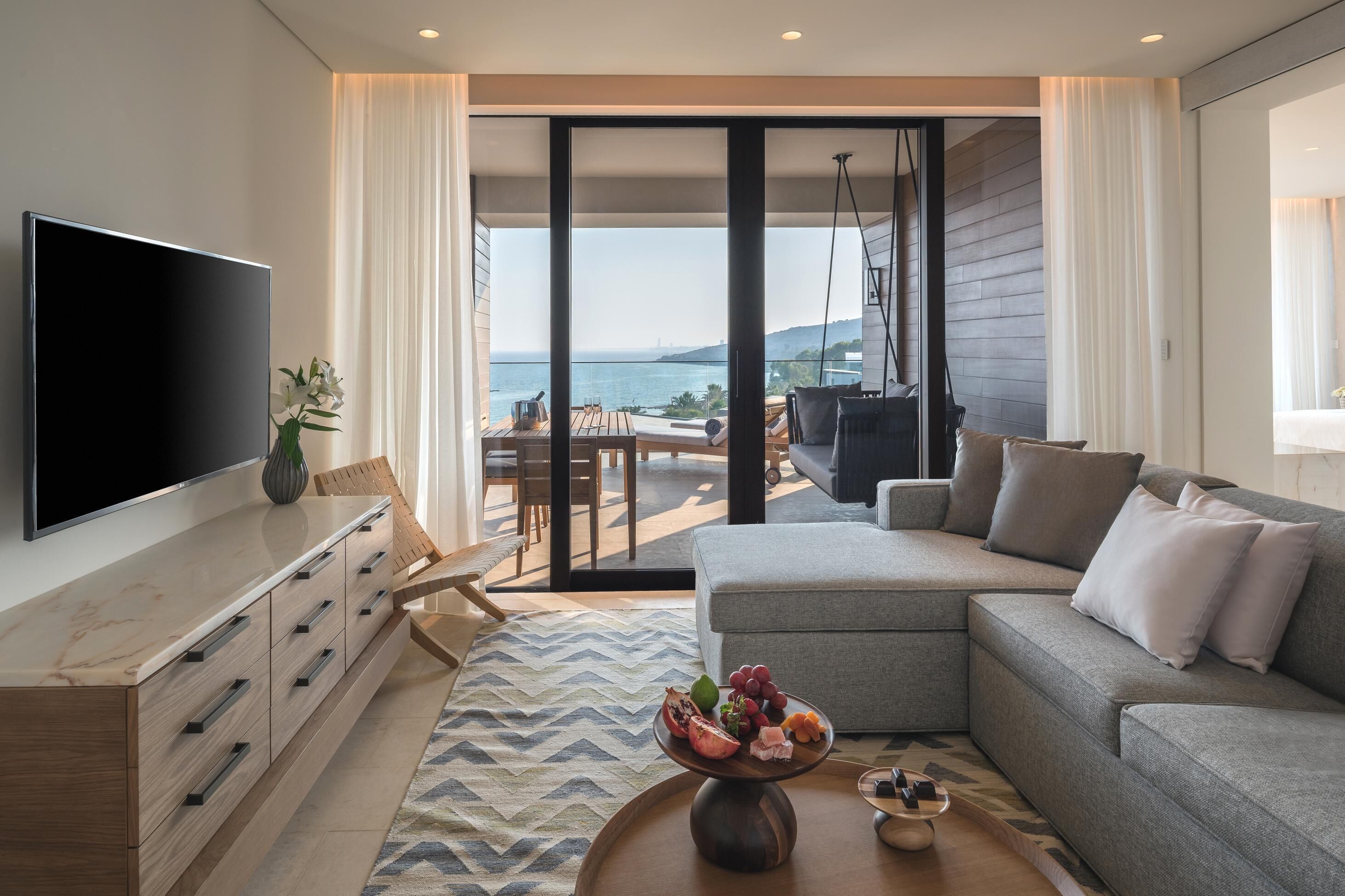 Minibar, caja de seguridad en la habitación y cortinas blackout 