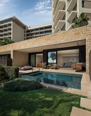 Seafront Cabana with Two Bedrooms, Living room and Private Pool | Minibar, in-room safe, blackout drapes, soundproofing - AMARA – Sea Your Only View™ (Limassol)