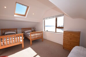 Inishclare Family Cottage (sleeps 7) | Iron/ironing board, free WiFi, bed sheets - Inishclare Cottages (Enniskillen)