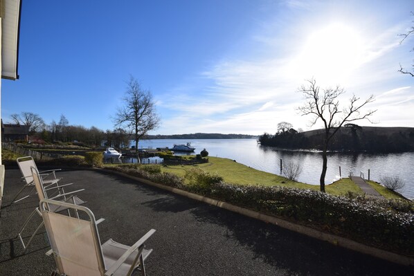 BBQ/picnic area - Inishclare Cottages (Enniskillen)