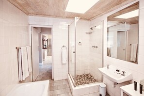 Comfort Apartment | Bathroom - Highfield 13 (Cape Town)