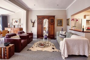 Comfort Apartment | Living room - Highfield 13 (Cape Town)