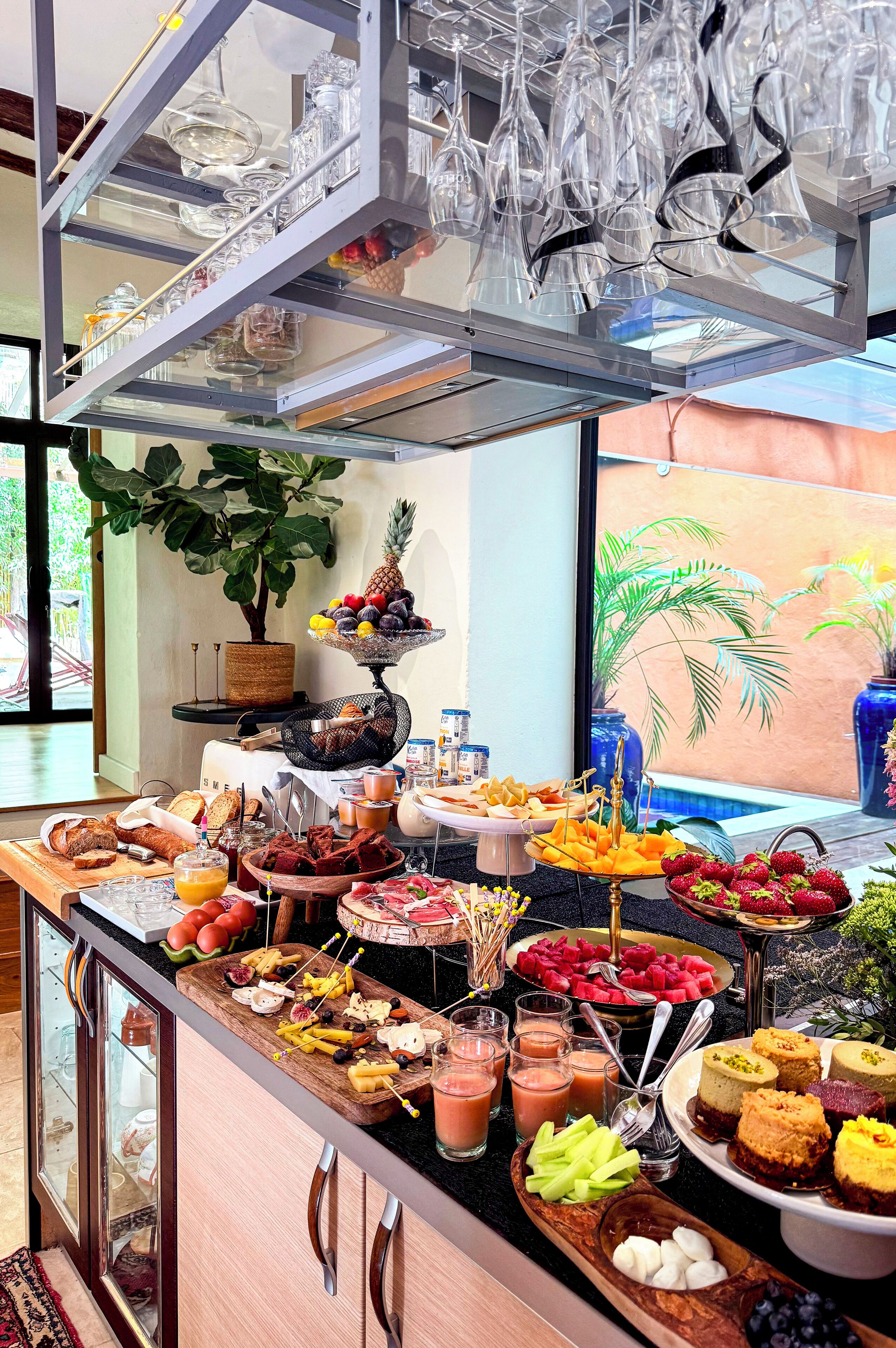Daily buffet breakfast (EUR 27 per person)