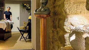 Bain Ă remous, hammam, soins corporels, massages des tissus profonds