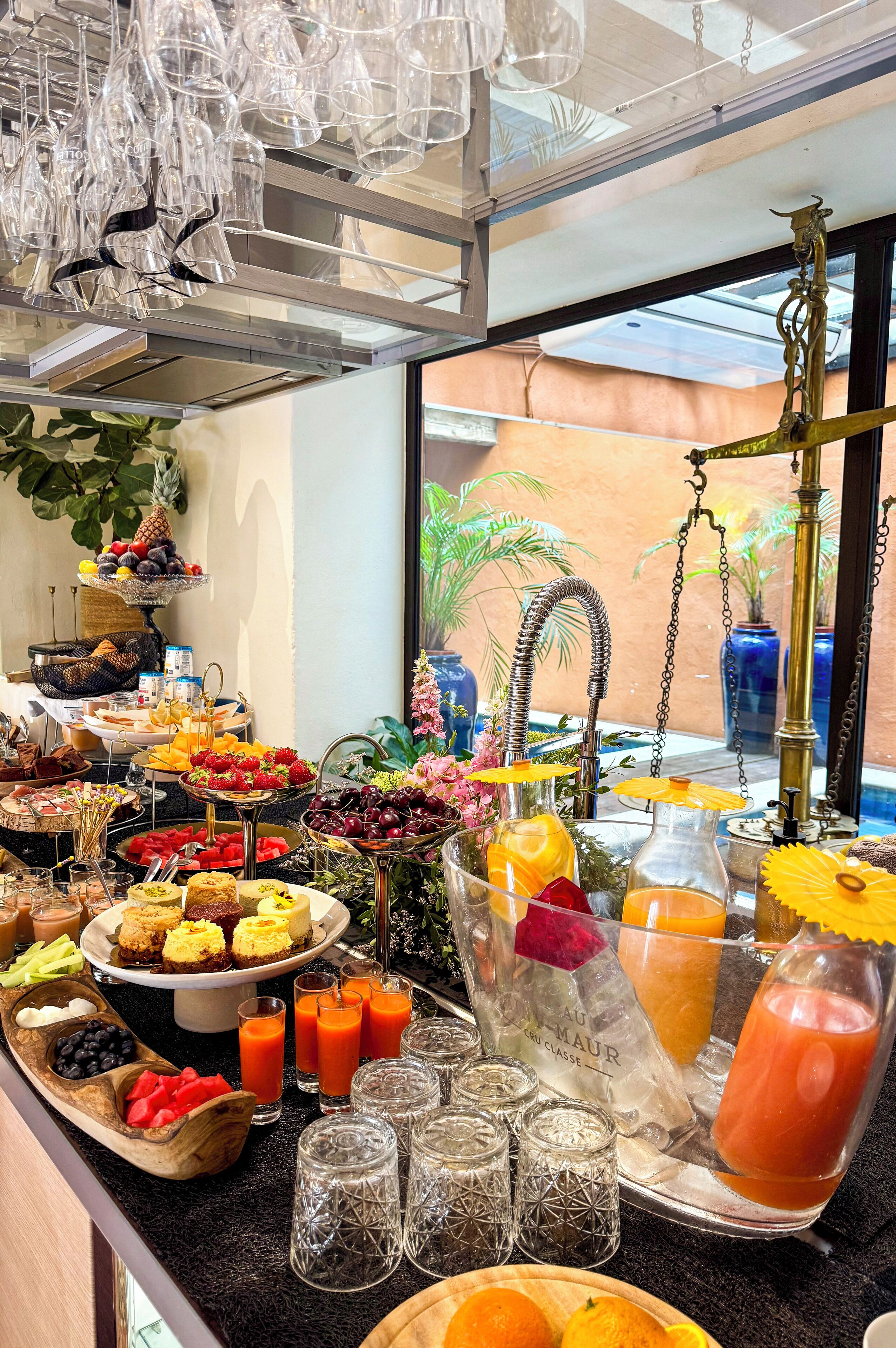 Daily buffet breakfast for a fee