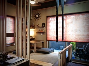 Studio Comfort - 1 sovrum - icke-rökare - privat badrum (Shikkoku-Ma203 w/Shower booth) | Allergitestade sängkläder, duntäcken och individuell inredning