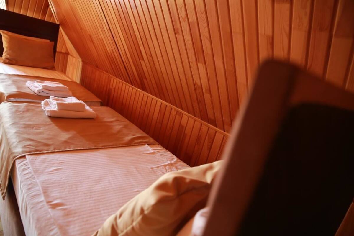 Habitación familiar, balcón | Tabla de planchar con plancha, cunas gratuitas y wifi gratis 